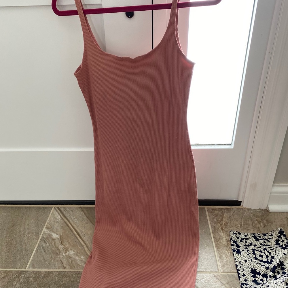 Pink ribbed midi dress